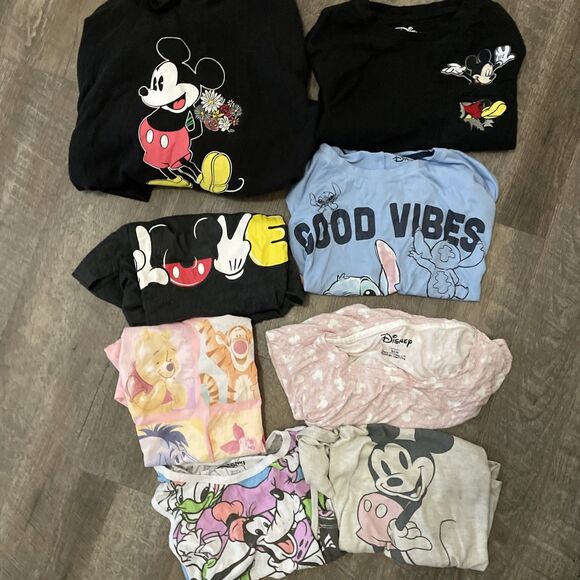 Lot Of 8 Disney Women’s Shirts Tops Size Small Mix Styles 1 Hoodie Bulk Bundle - Picture 1 of 9